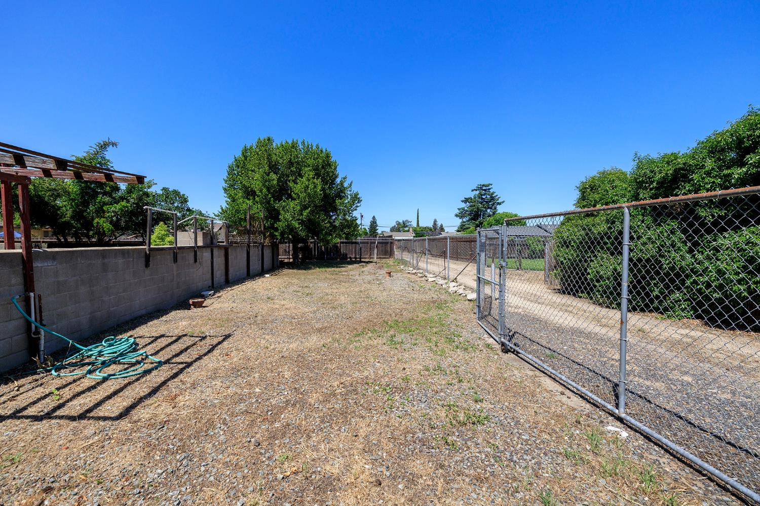 1550 Brayton Ave, Escalon, CA 95320