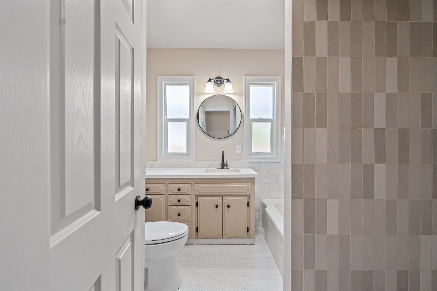 358 Lambuth Ave, Oakdale, CA 95361