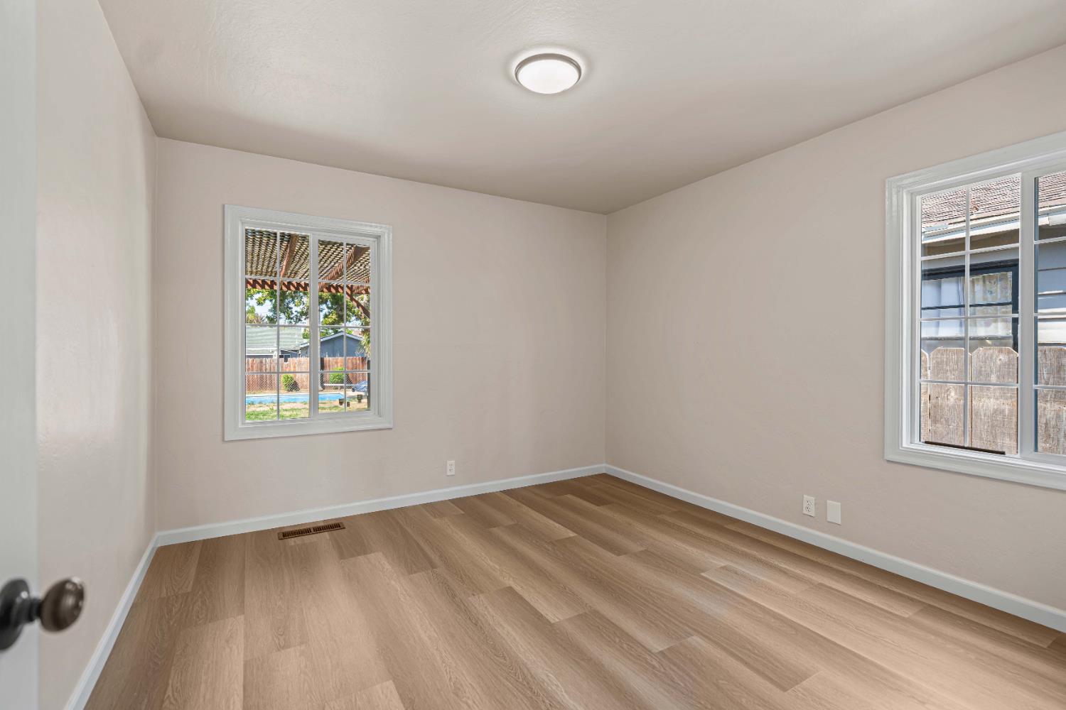 358 Lambuth Ave, Oakdale, CA 95361