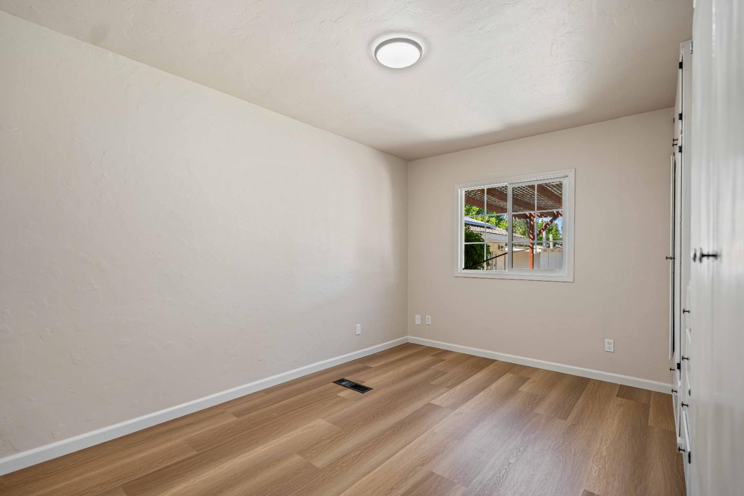 358 Lambuth Ave, Oakdale, CA 95361