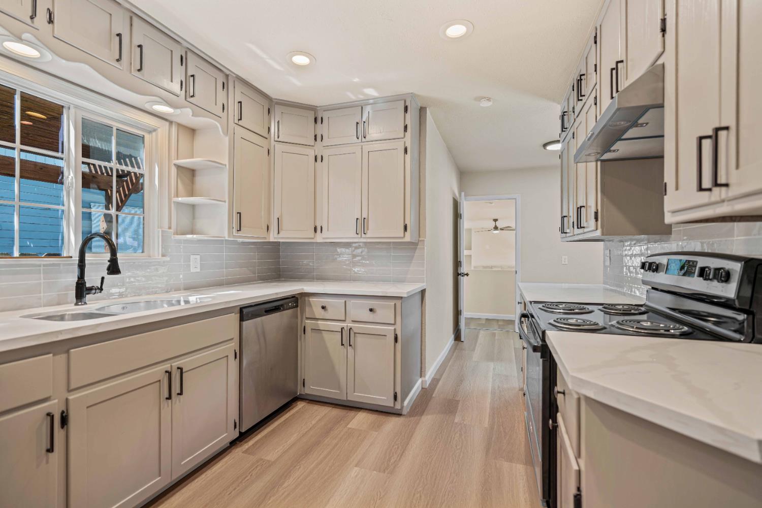 358 Lambuth Ave, Oakdale, CA 95361