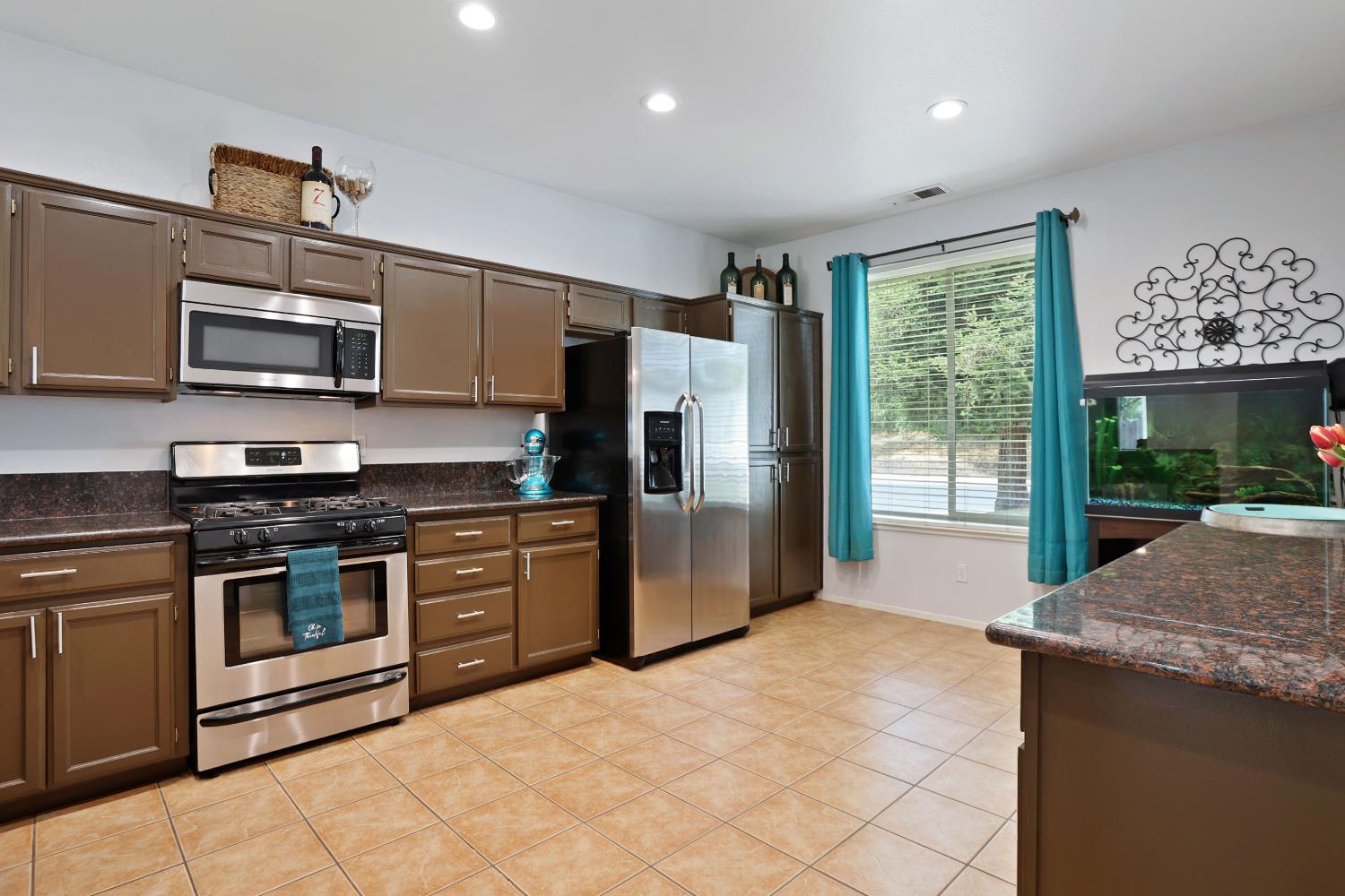 2618 River Cove Dr, Riverbank, CA 95367