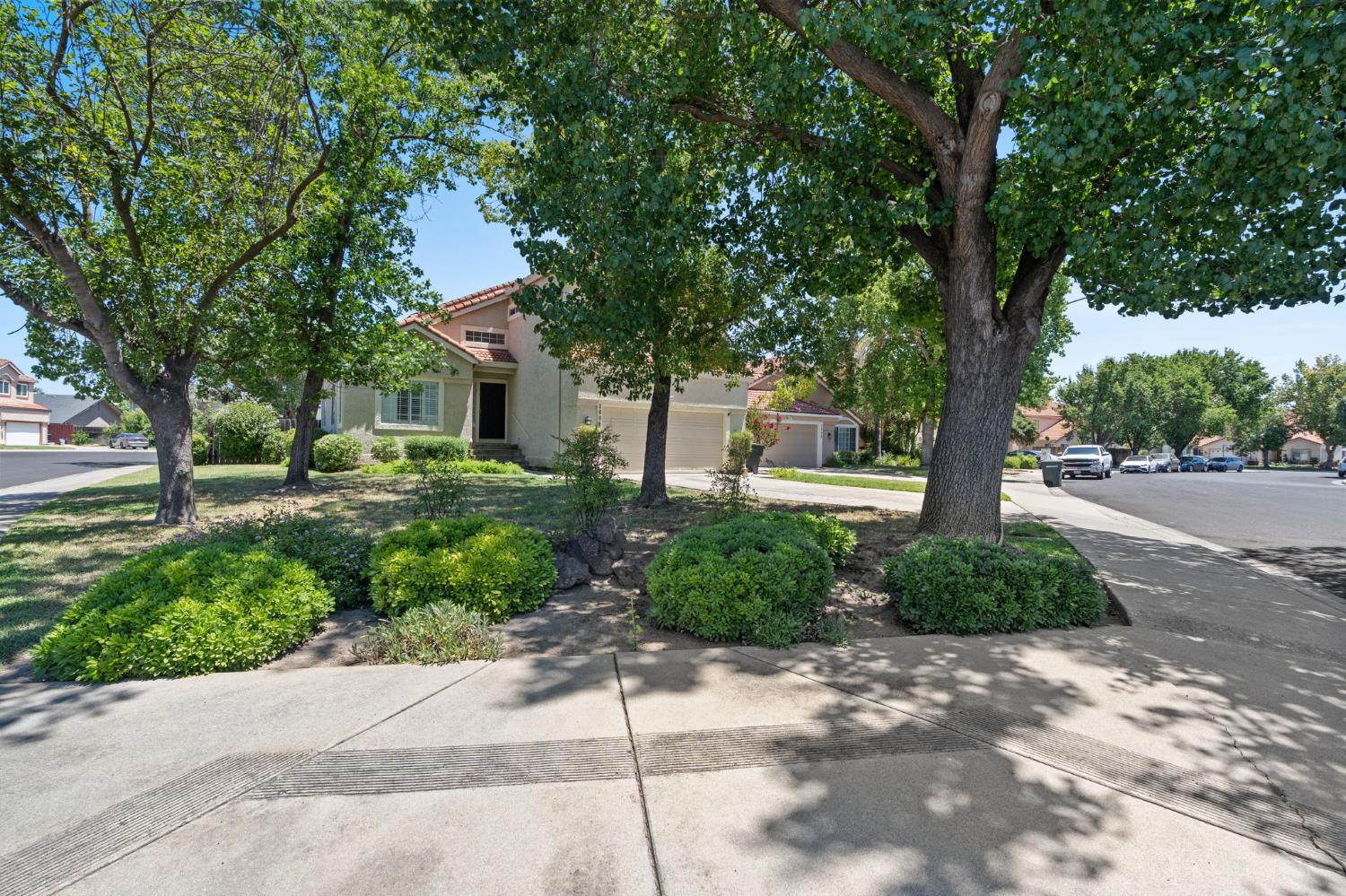 1004 Shasta Ave, Modesto, CA 95358