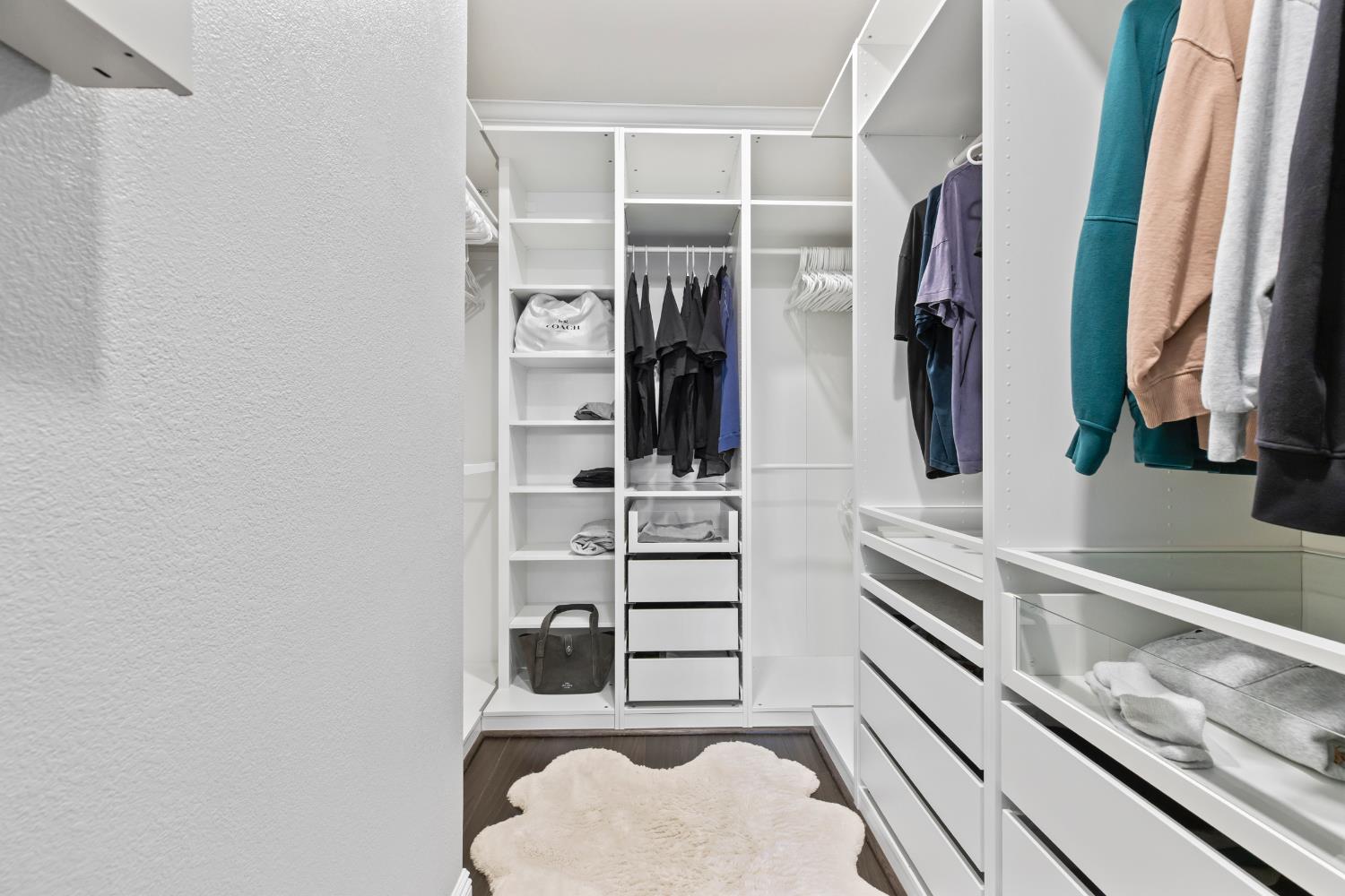 4221 Passages Ln, Modesto, CA 95356