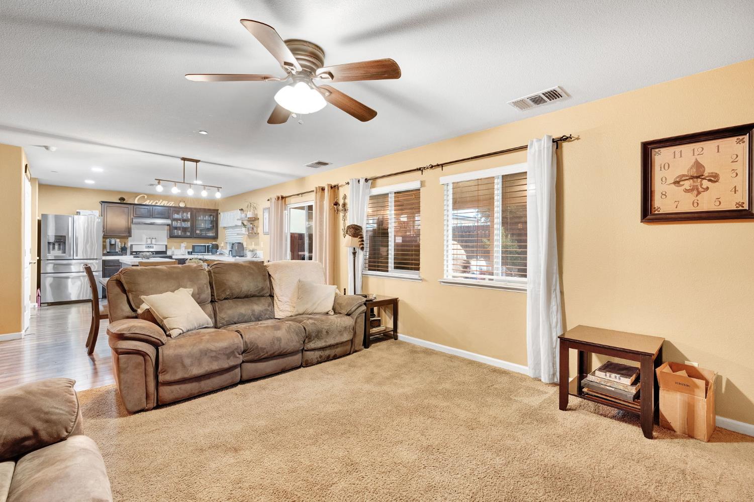 1418 Mandarin St, Madera, CA 93638