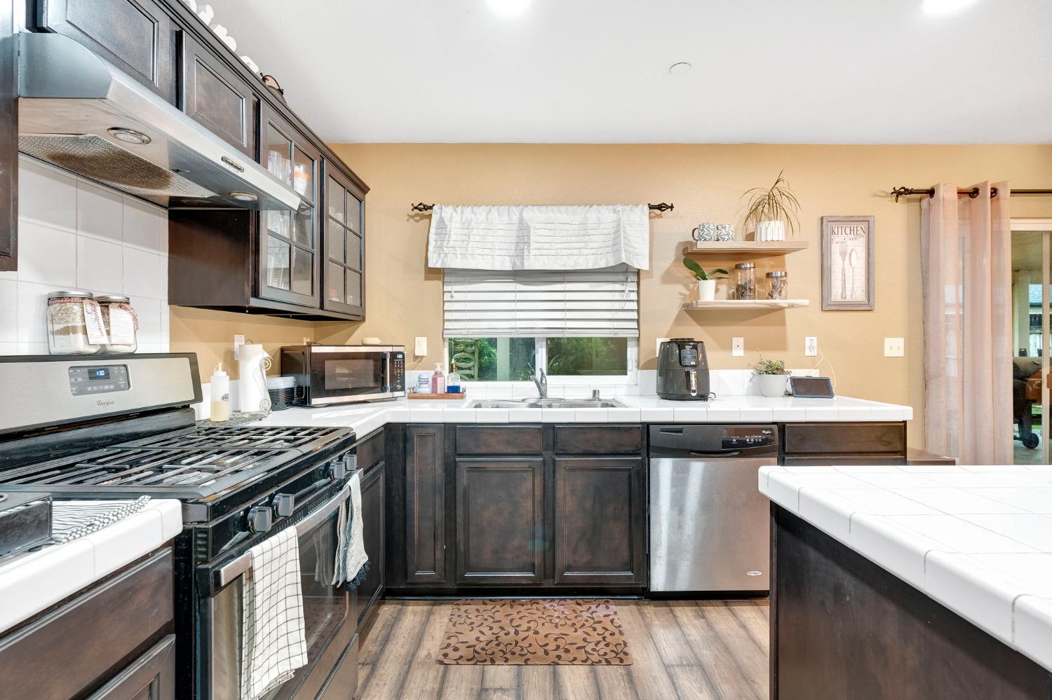 1418 Mandarin St, Madera, CA 93638