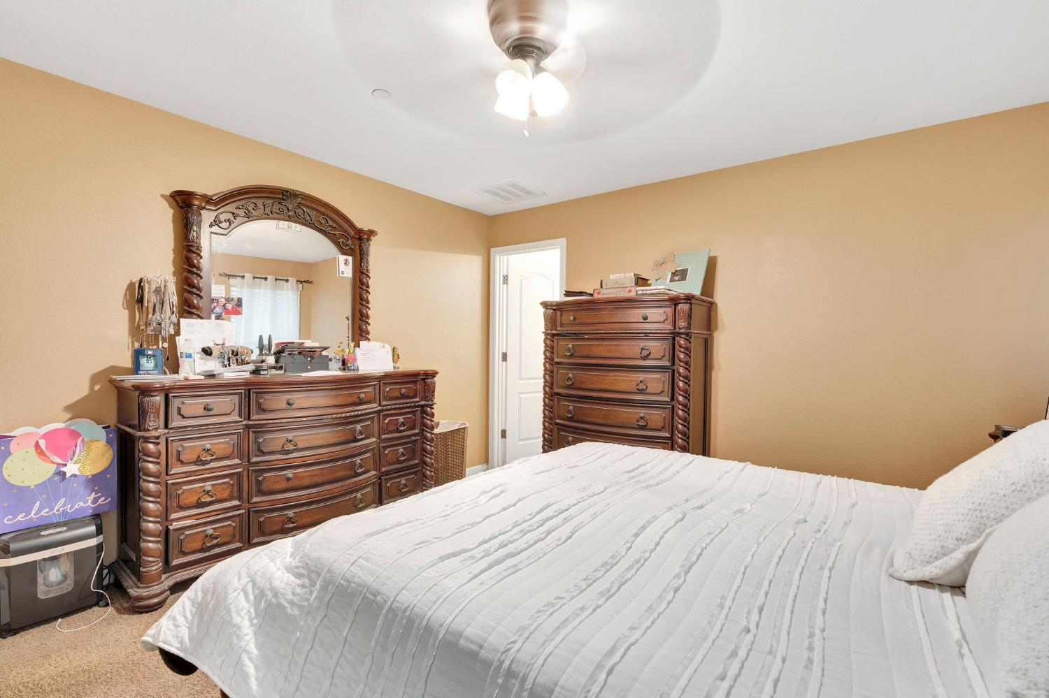 1418 Mandarin St, Madera, CA 93638