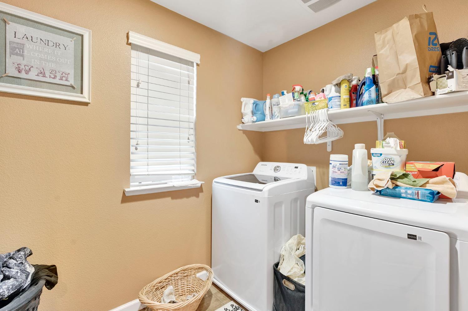 1418 Mandarin St, Madera, CA 93638