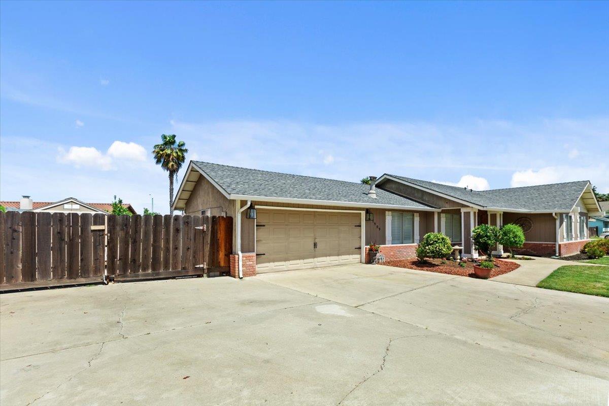 1909 Nadine Ave, Modesto, CA 95351