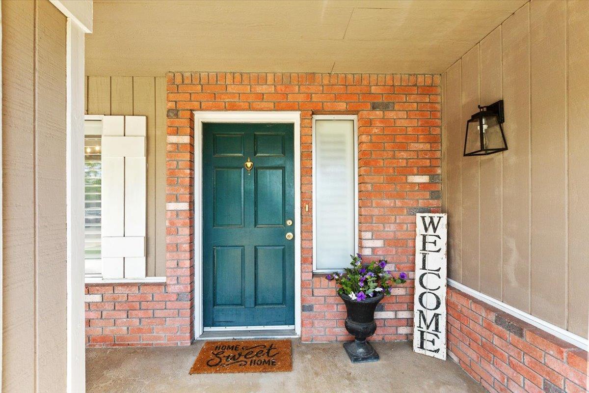 1909 Nadine Ave, Modesto, CA 95351