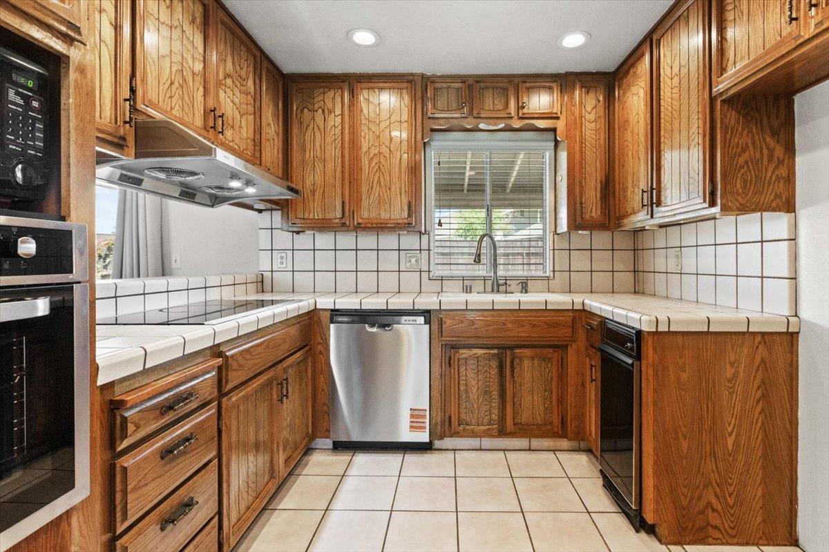 1909 Nadine Ave, Modesto, CA 95351