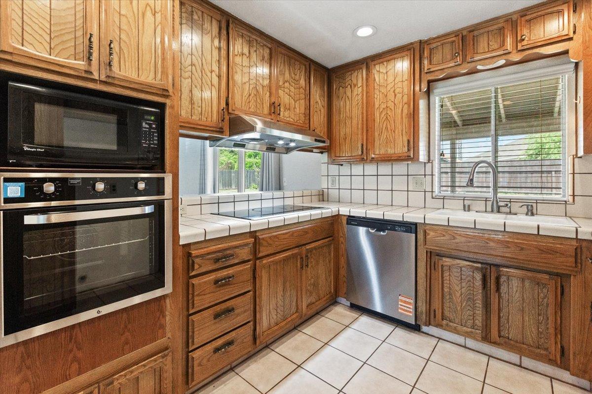 1909 Nadine Ave, Modesto, CA 95351