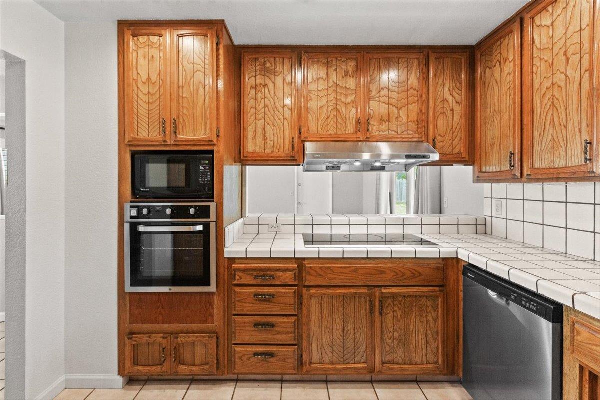 1909 Nadine Ave, Modesto, CA 95351