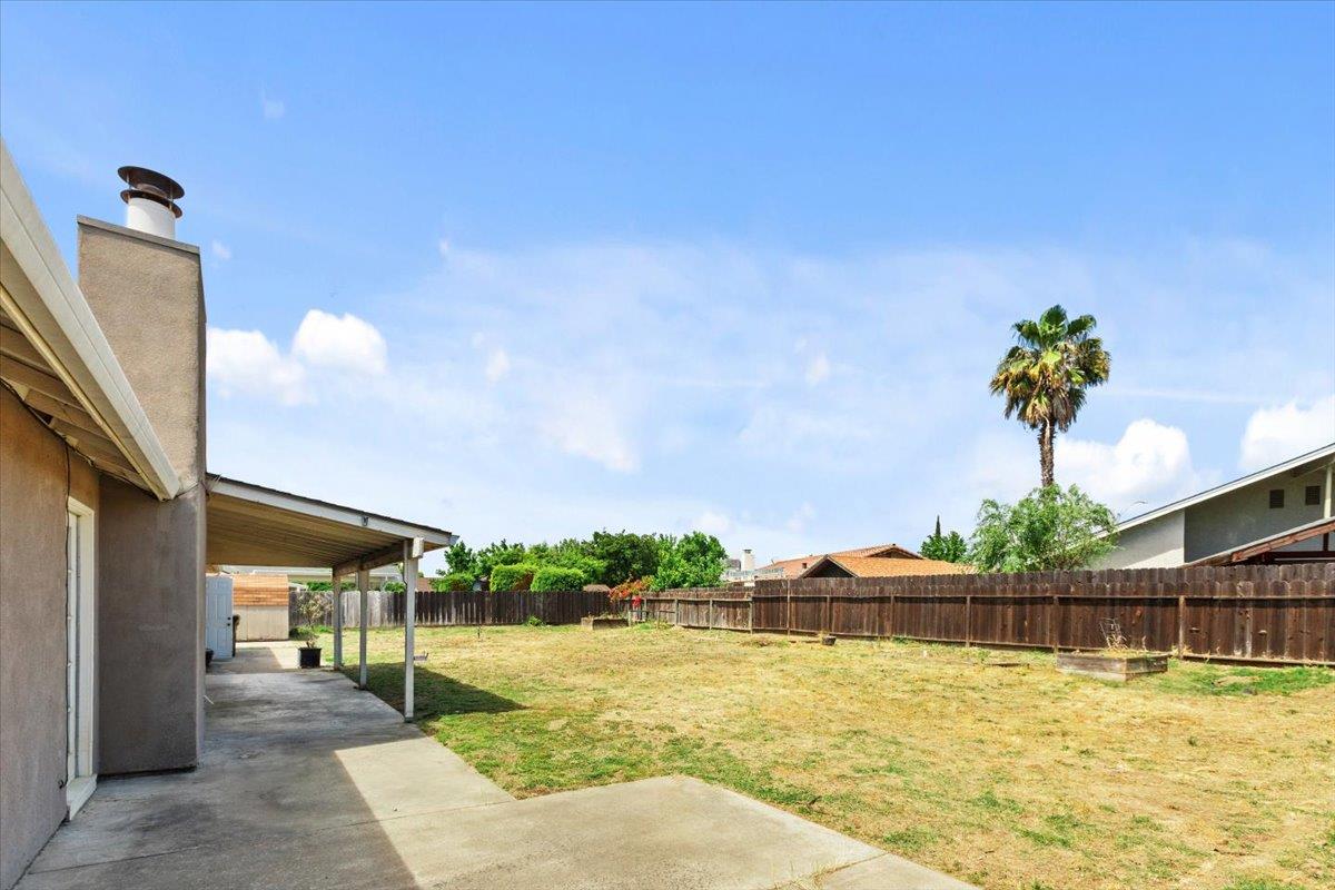 1909 Nadine Ave, Modesto, CA 95351