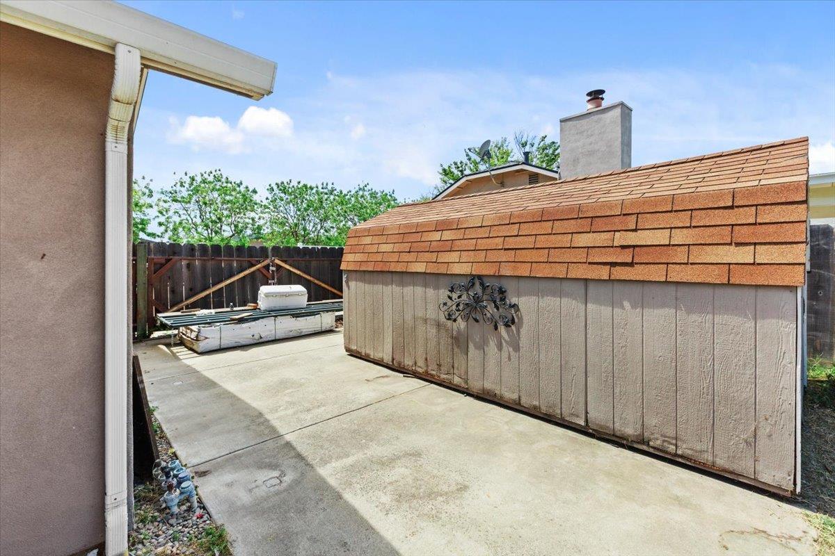 1909 Nadine Ave, Modesto, CA 95351