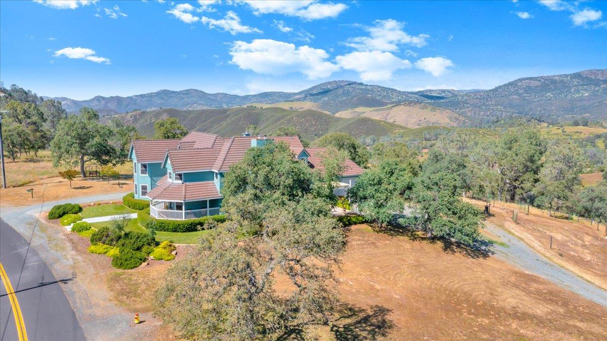 5699 Arbolada Drive, La Grange, CA 95329