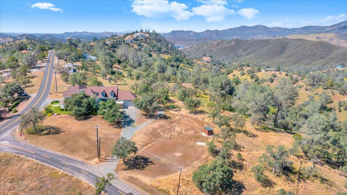 5699 Arbolada Drive, La Grange, CA 95329