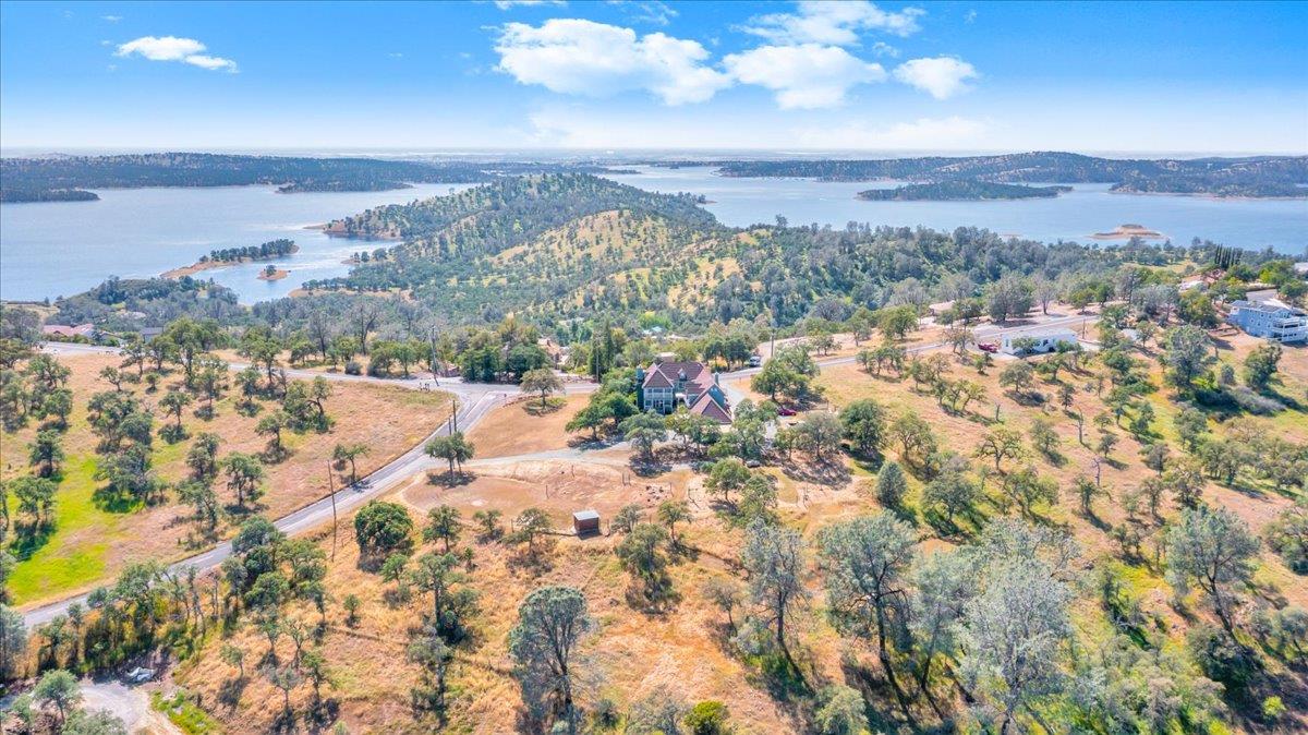 5699 Arbolada Drive, La Grange, CA 95329