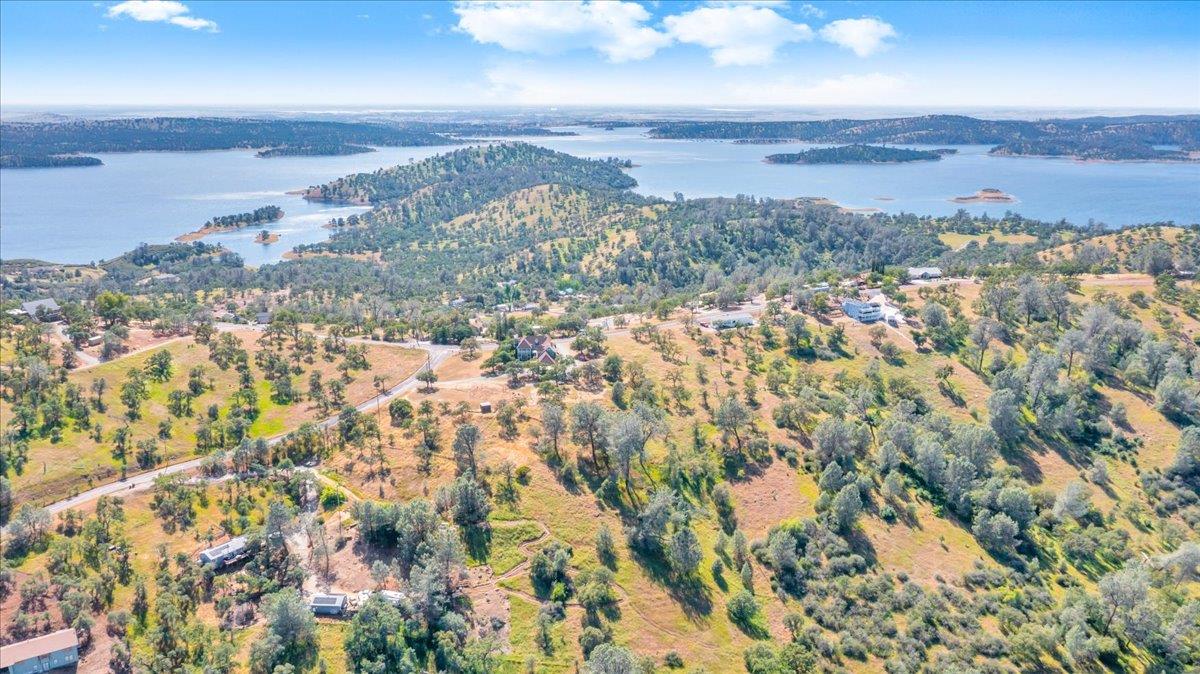 5699 Arbolada Drive, La Grange, CA 95329