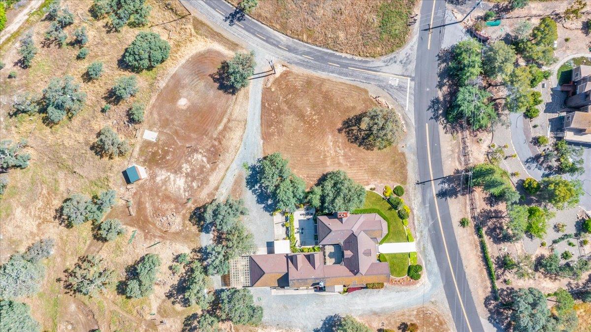 5699 Arbolada Drive, La Grange, CA 95329