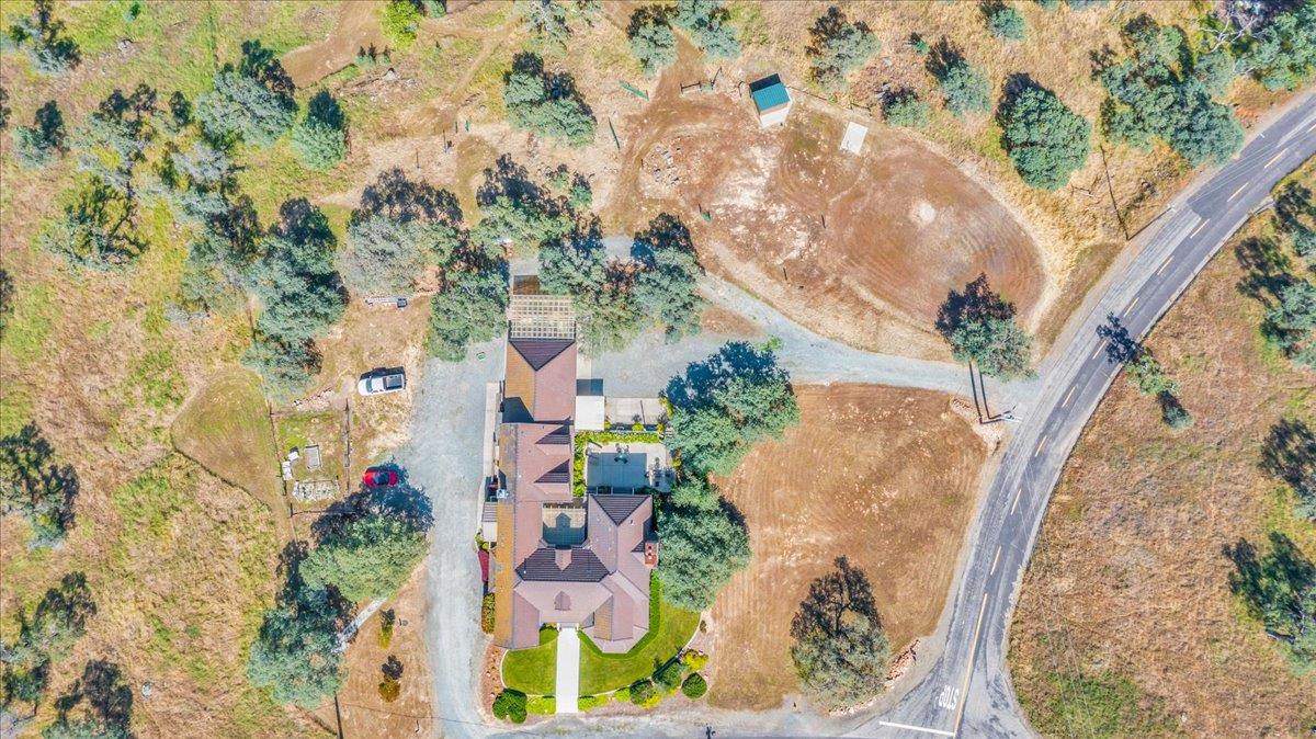 5699 Arbolada Drive, La Grange, CA 95329