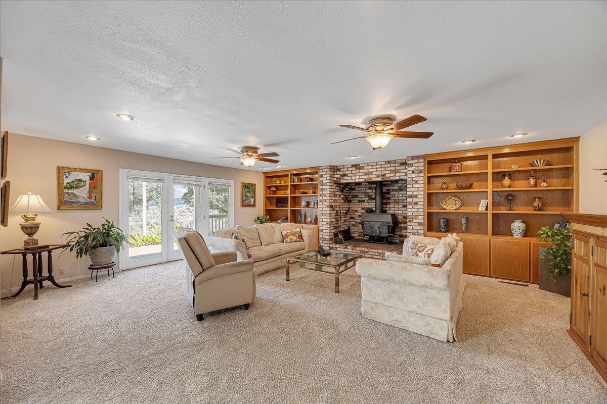 5699 Arbolada Drive, La Grange, CA 95329