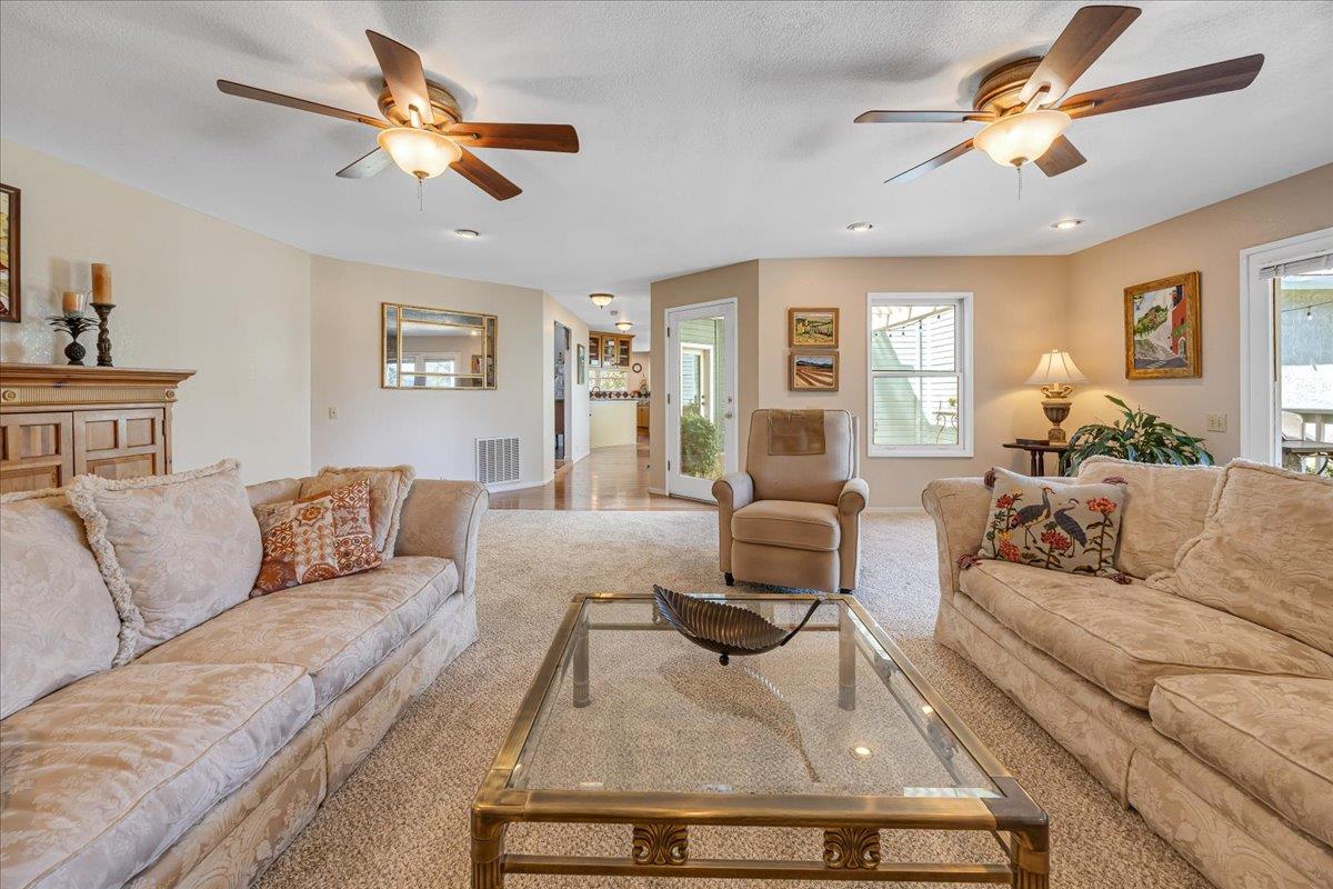 5699 Arbolada Drive, La Grange, CA 95329