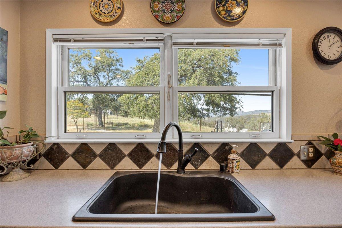 5699 Arbolada Drive, La Grange, CA 95329