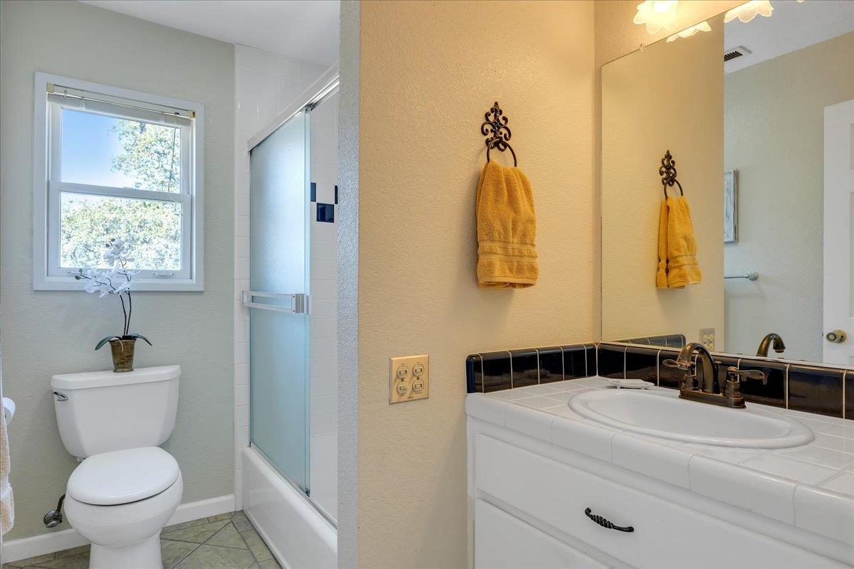 5699 Arbolada Drive, La Grange, CA 95329