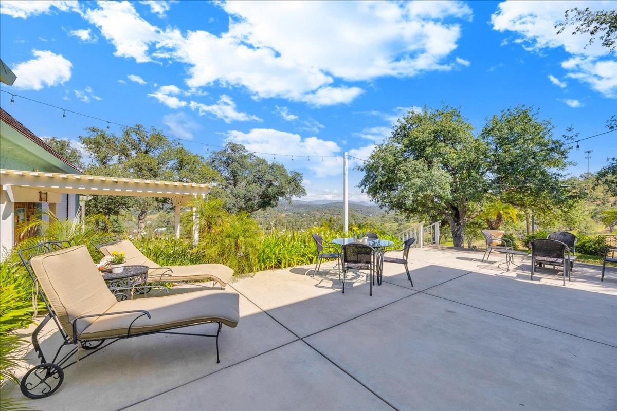 5699 Arbolada Drive, La Grange, CA 95329