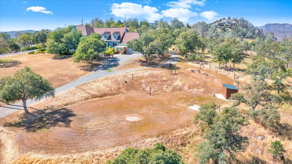 5699 Arbolada Drive, La Grange, CA 95329