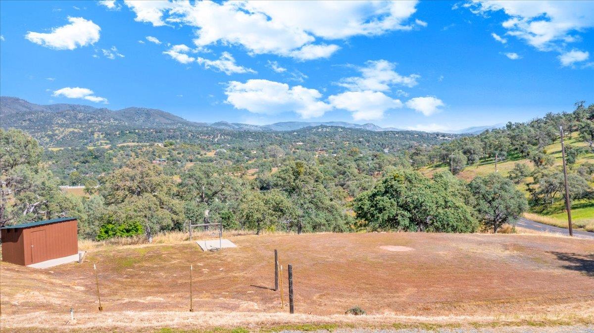 5699 Arbolada Drive, La Grange, CA 95329