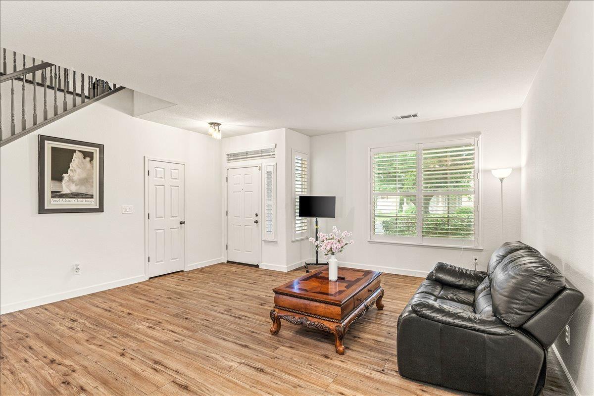 1164 Silver Brook Pl, Manteca, CA 95337