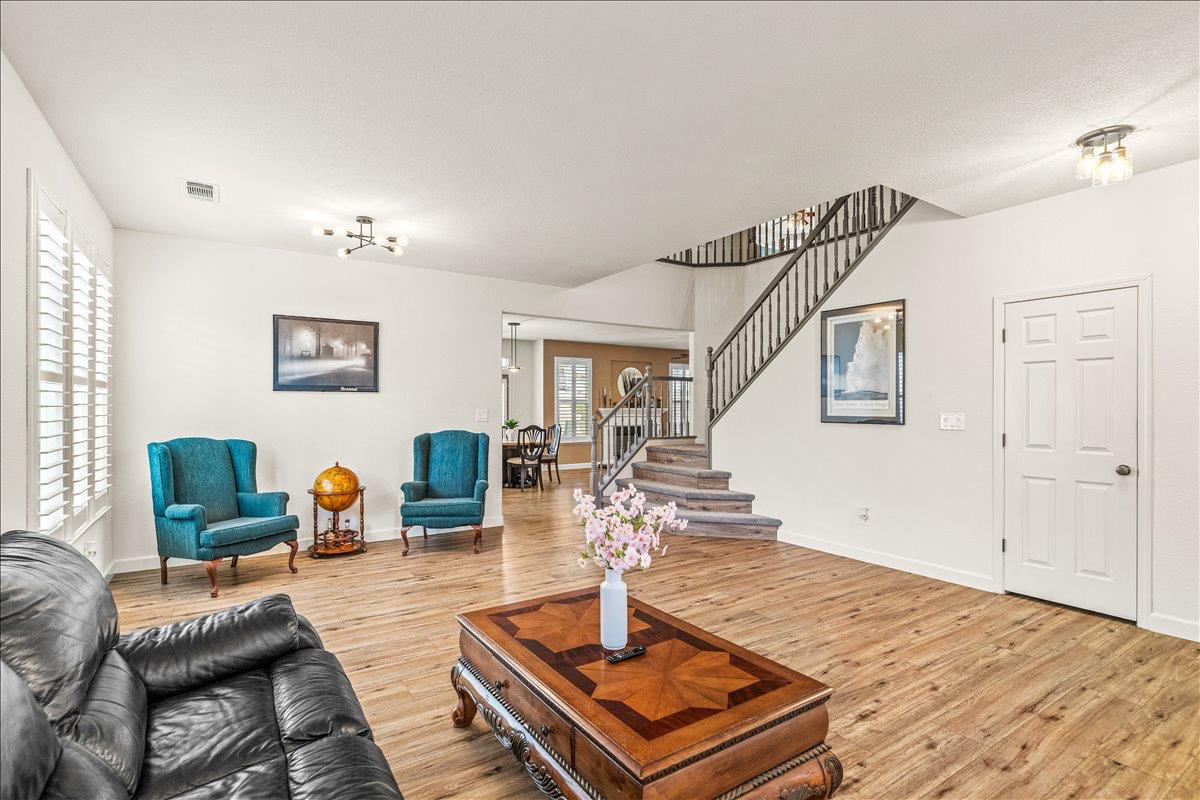 1164 Silver Brook Pl, Manteca, CA 95337