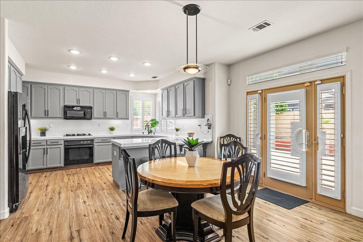 1164 Silver Brook Pl, Manteca, CA 95337