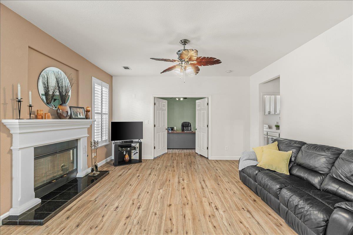 1164 Silver Brook Pl, Manteca, CA 95337