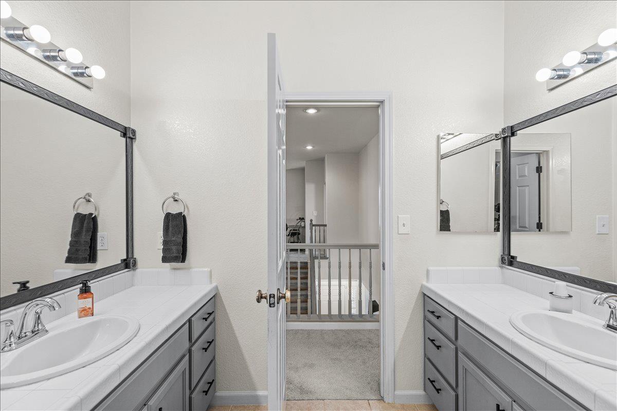 1164 Silver Brook Pl, Manteca, CA 95337