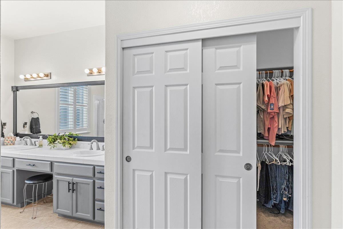 1164 Silver Brook Pl, Manteca, CA 95337