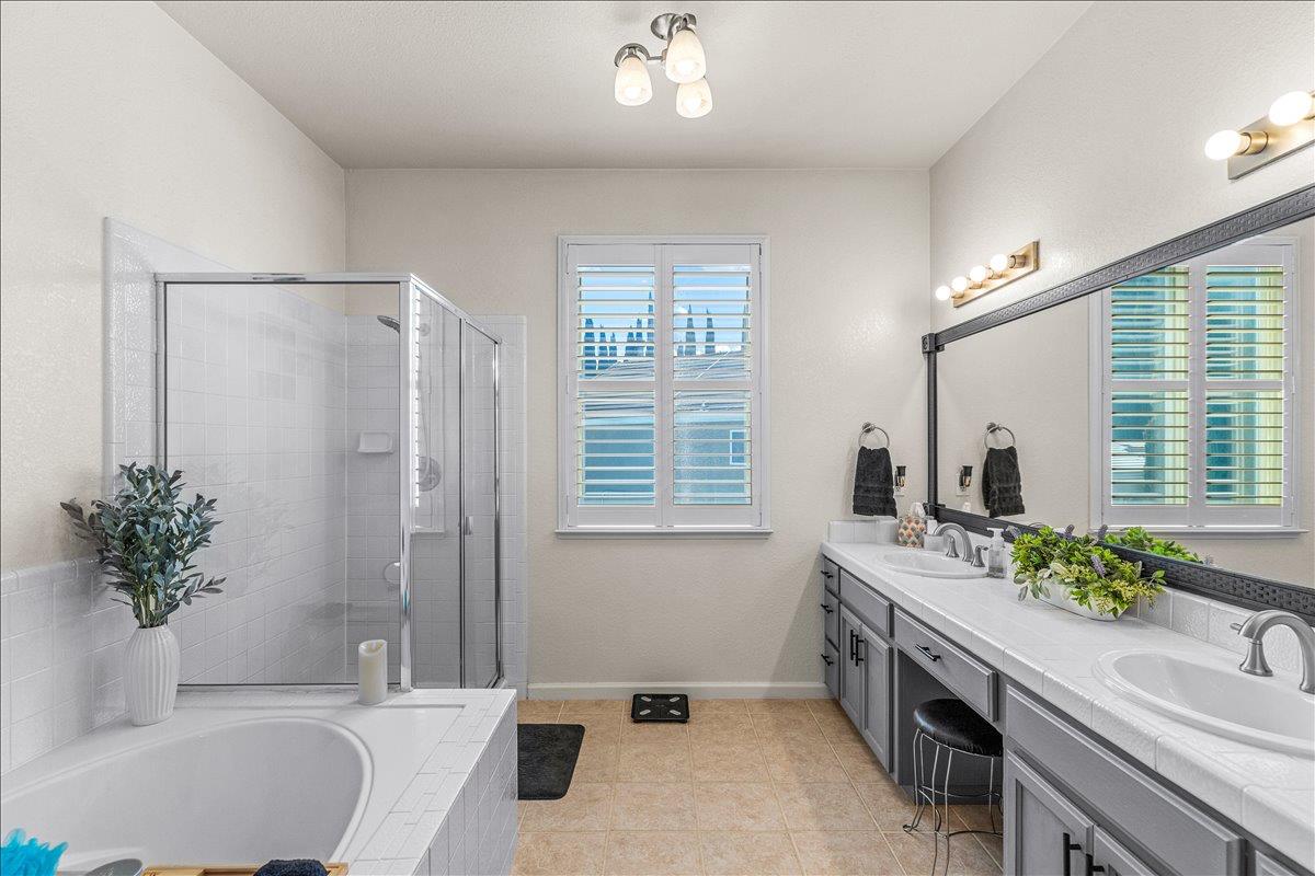 1164 Silver Brook Pl, Manteca, CA 95337