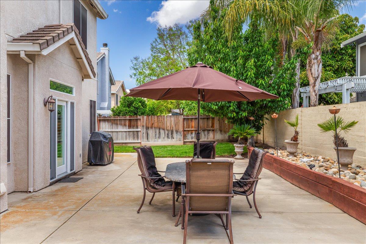 1164 Silver Brook Pl, Manteca, CA 95337