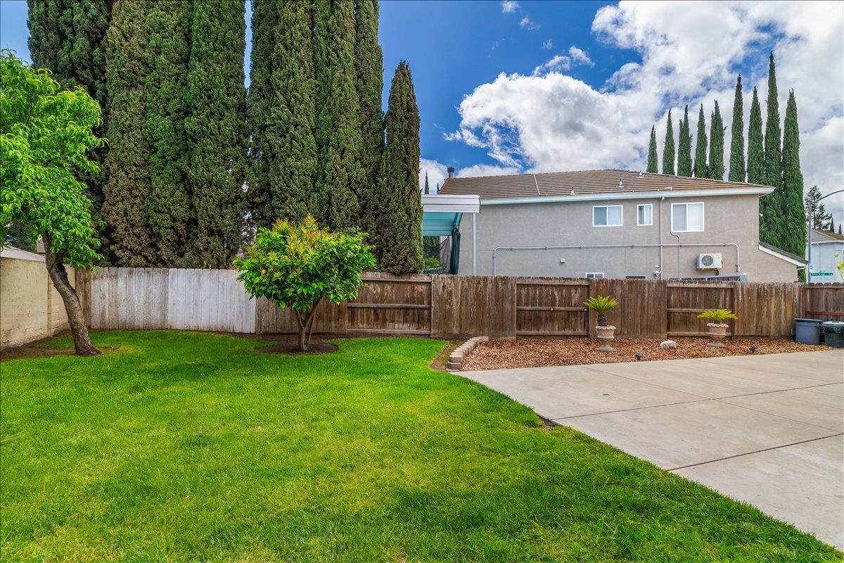 1164 Silver Brook Pl, Manteca, CA 95337