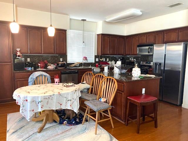 1220 E Springer Dr, Turlock, CA 95382