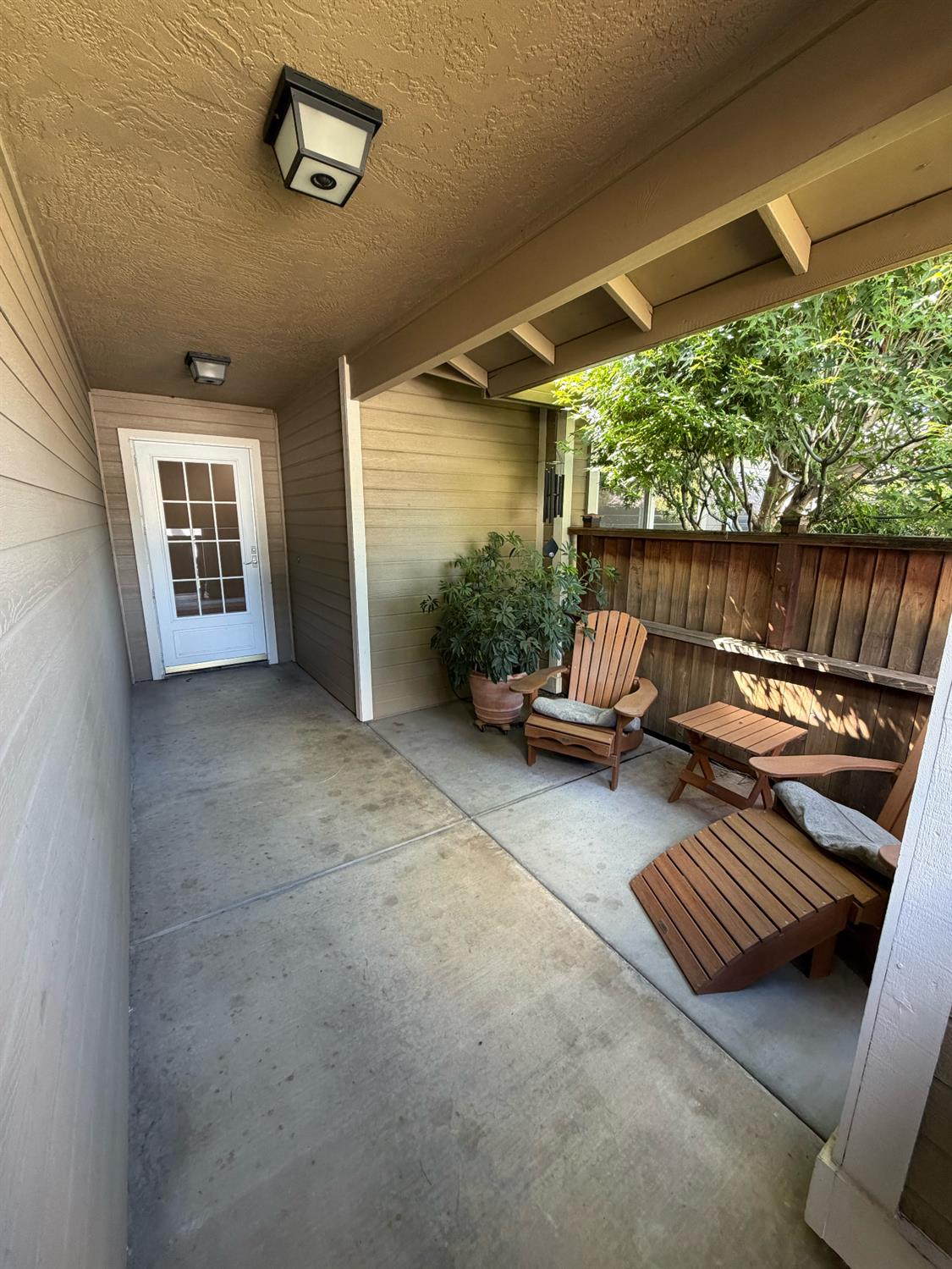 1375 Briarwood Ave, Escalon, CA 95320