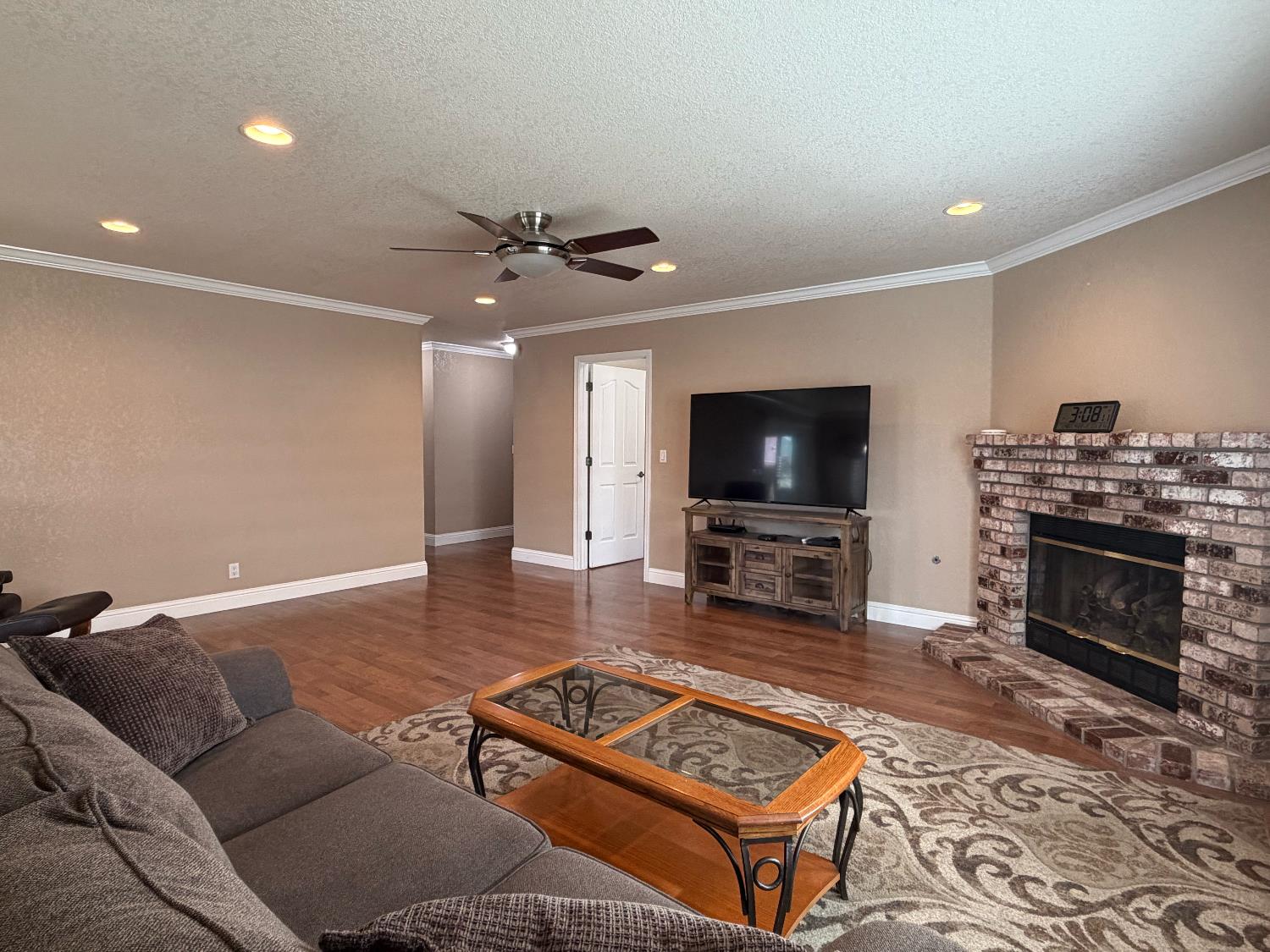 1375 Briarwood Ave, Escalon, CA 95320