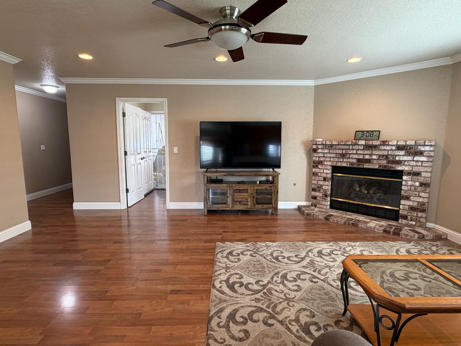 1375 Briarwood Ave, Escalon, CA 95320