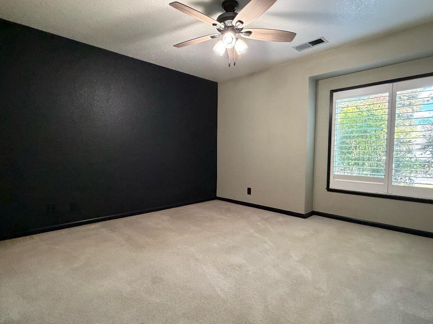 1375 Briarwood Ave, Escalon, CA 95320