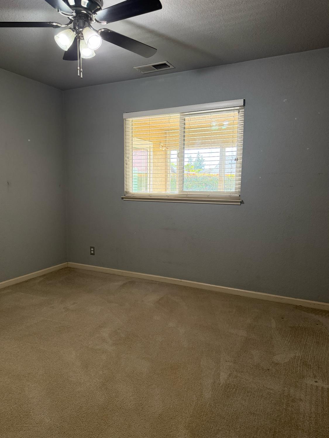 1375 Briarwood Ave, Escalon, CA 95320