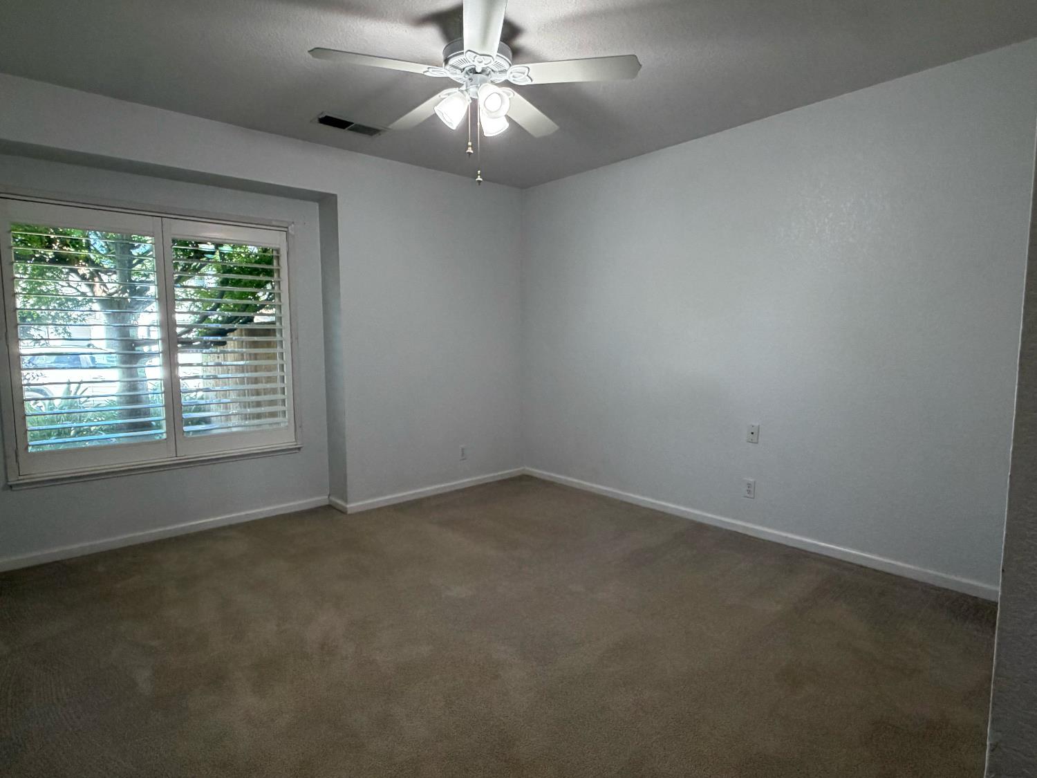 1375 Briarwood Ave, Escalon, CA 95320