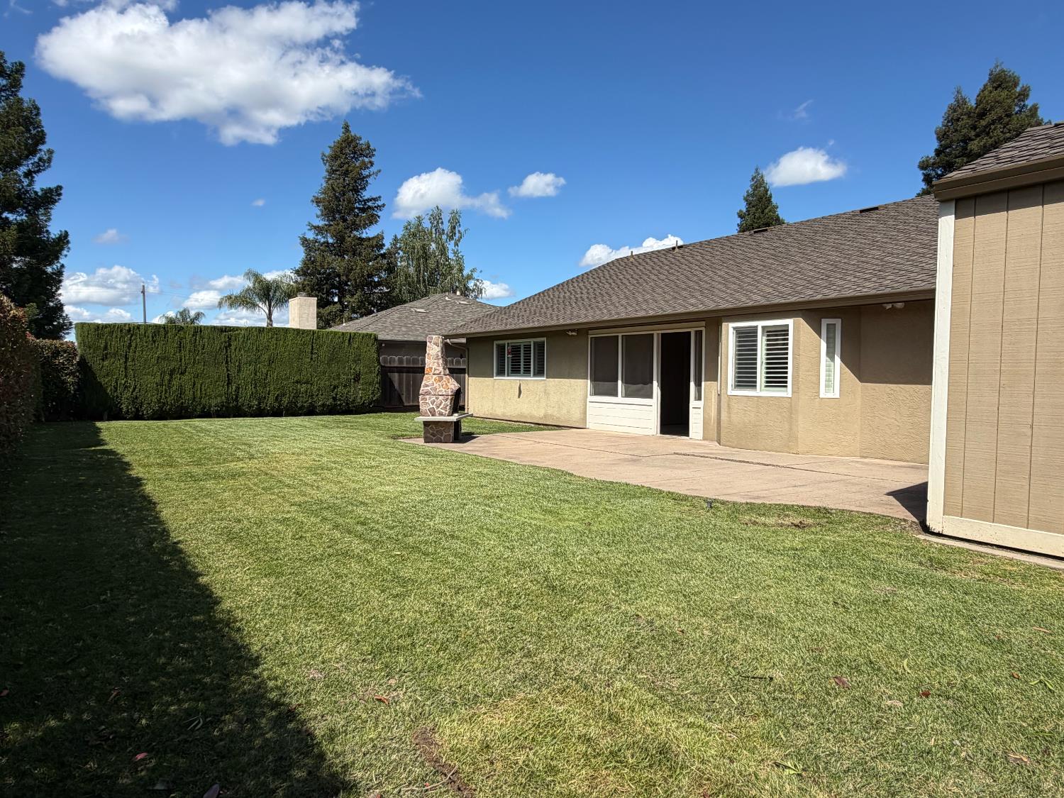 1375 Briarwood Ave, Escalon, CA 95320