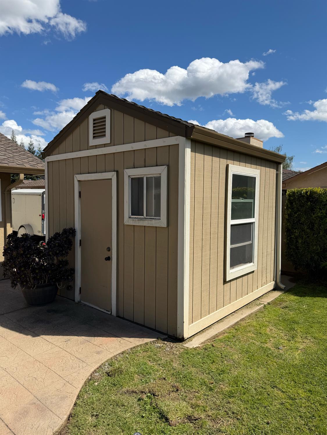 1375 Briarwood Ave, Escalon, CA 95320